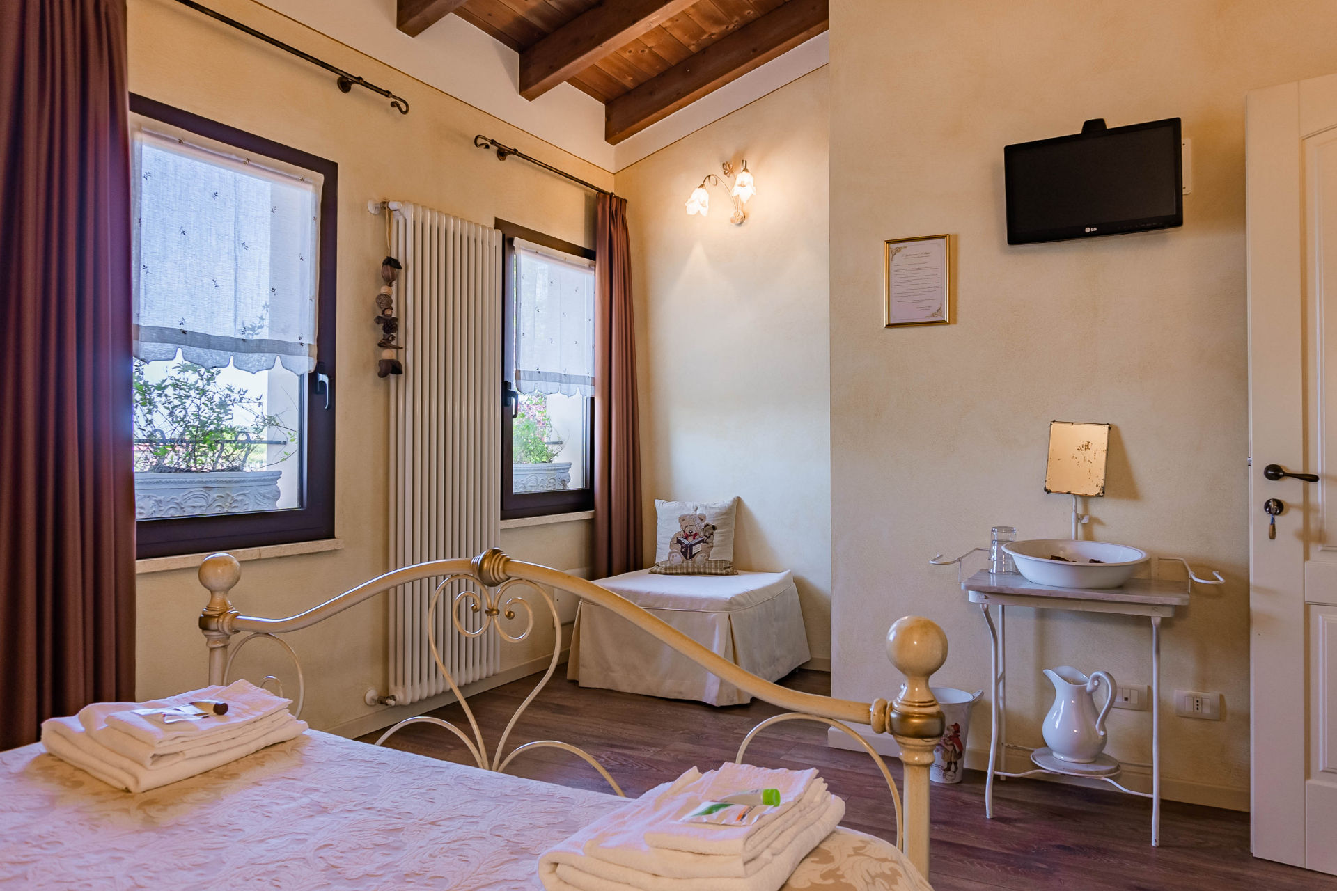 Bedroom of Farmhouse I Filari - Valeggio sul Mincio