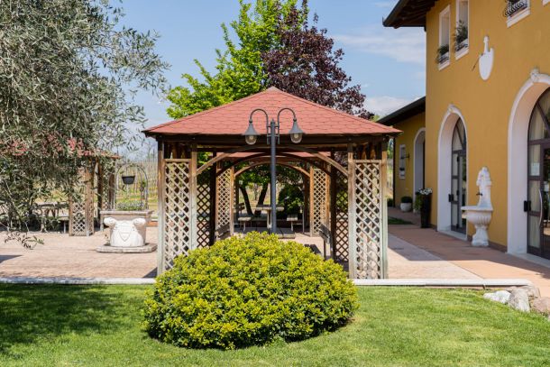 Il pozzo del giardino dell'agriturismo I Filari