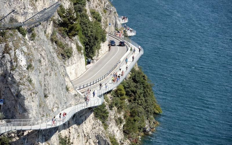 Pista ciclabile lungo il Lago di Garda